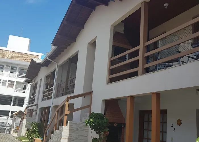 Solar Norte No Centro Dos Ingleses A 50 Metros Da Praia